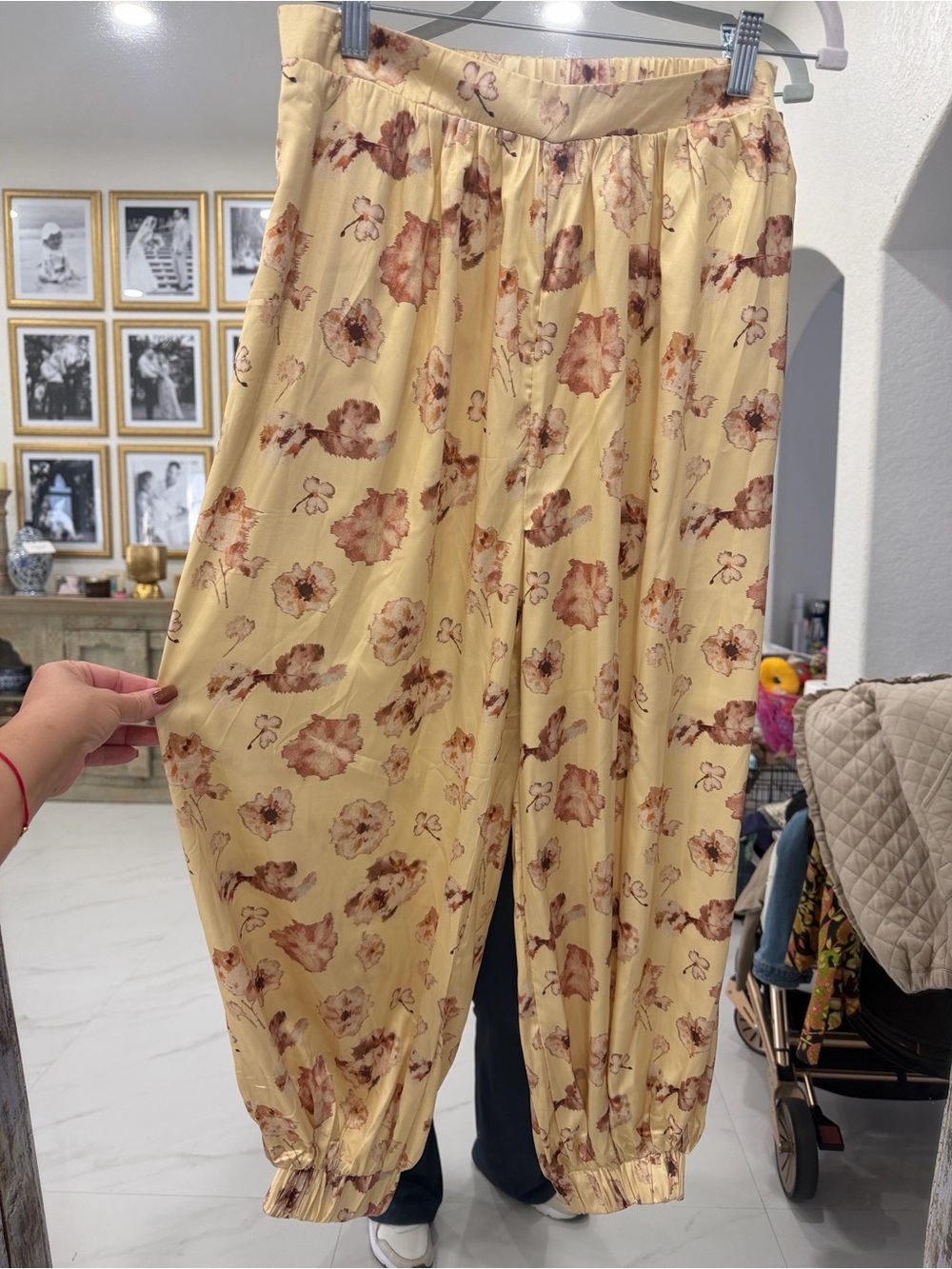 Lizette Collection Floral Satin Jogger Pants – Yellow – Size M